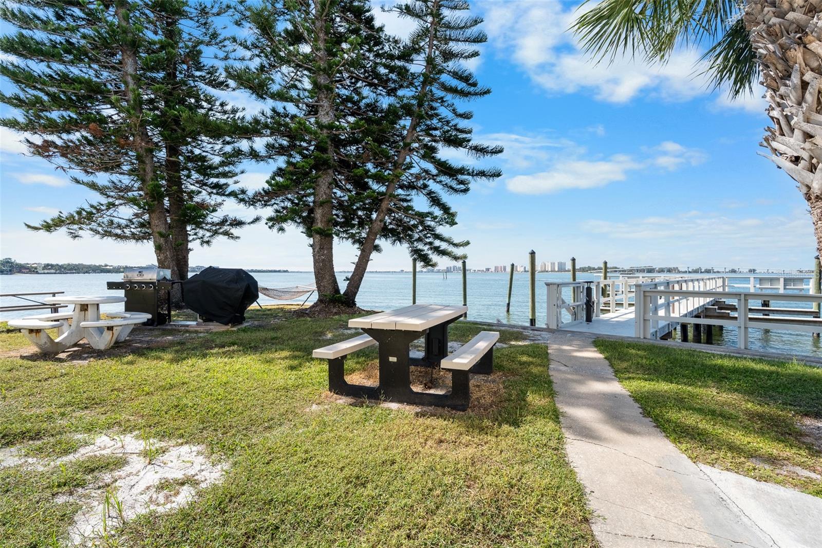 Image 34 of 45 For 100 Pierce Street 210