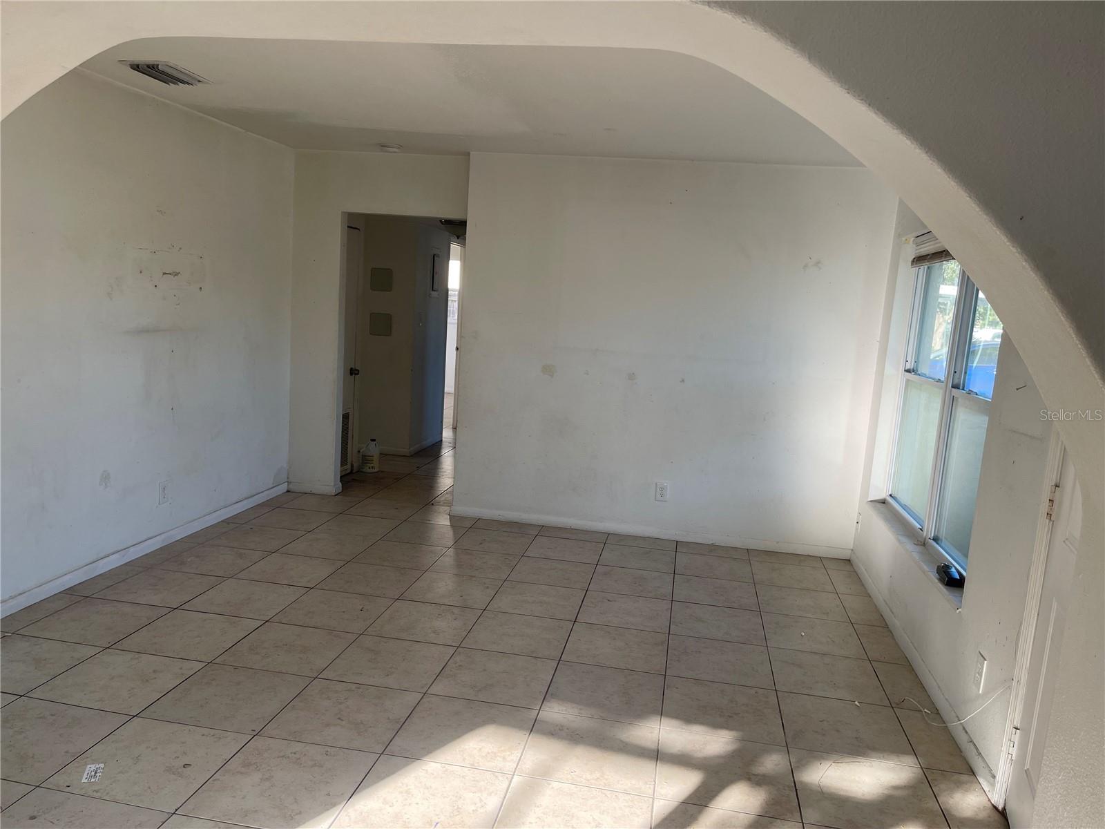 Image 5 of 10 For 3608 Wallace Avenue