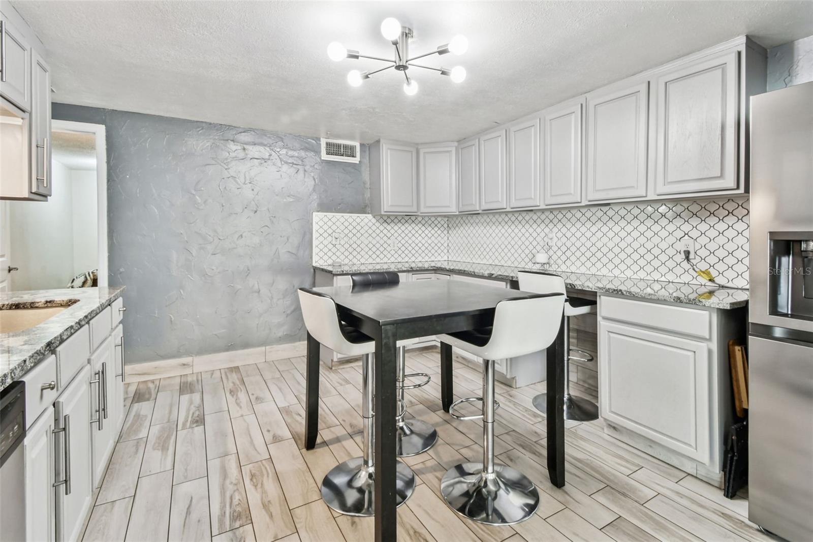 Image 12 of 66 For 3613 Minnehaha Street