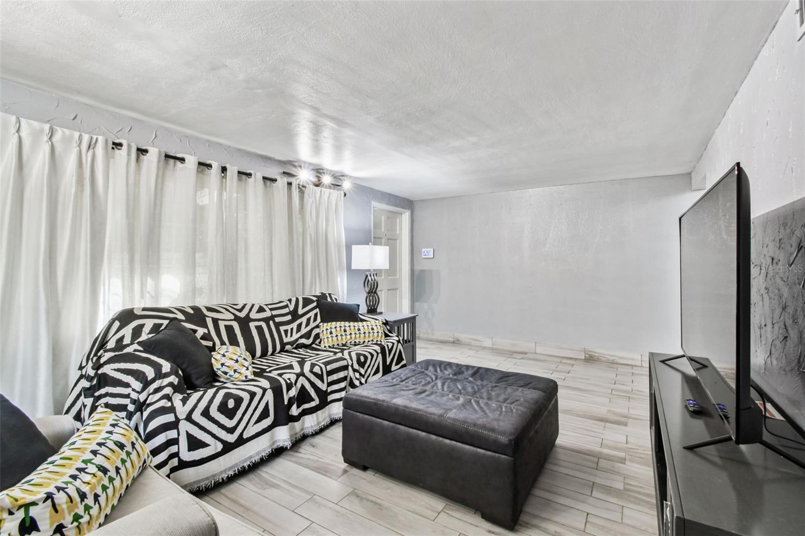 Image 16 of 66 For 3613 Minnehaha Street