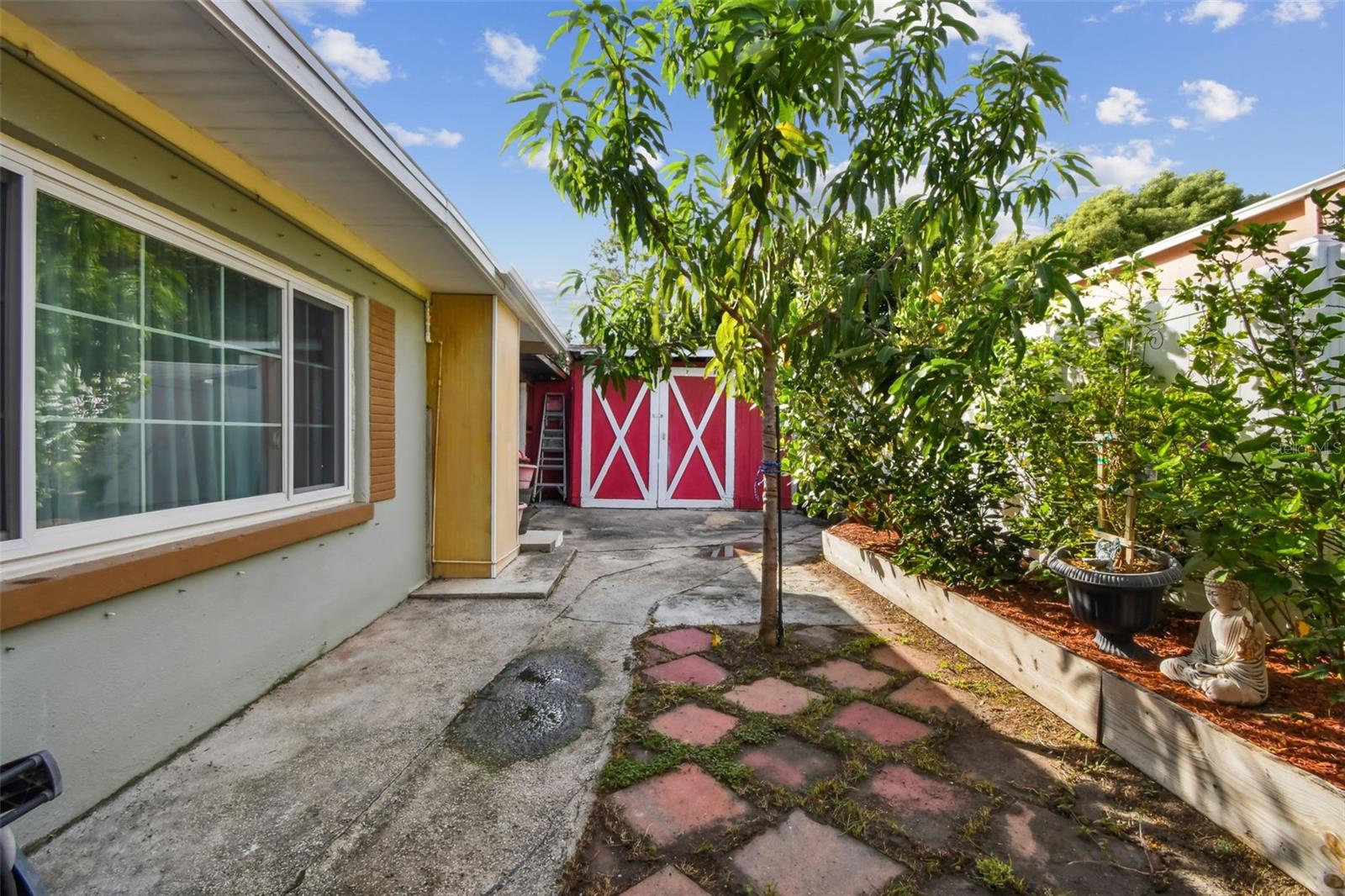 Image 34 of 66 For 3613 Minnehaha Street