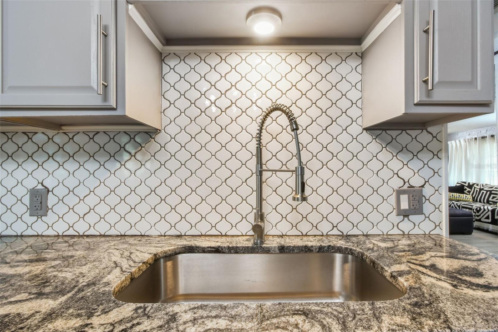 Image 4 of 66 For 3613 Minnehaha Street