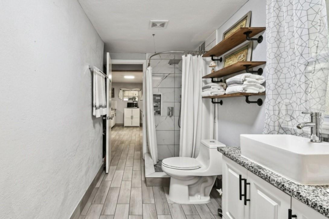 Image 46 of 66 For 3613 Minnehaha Street