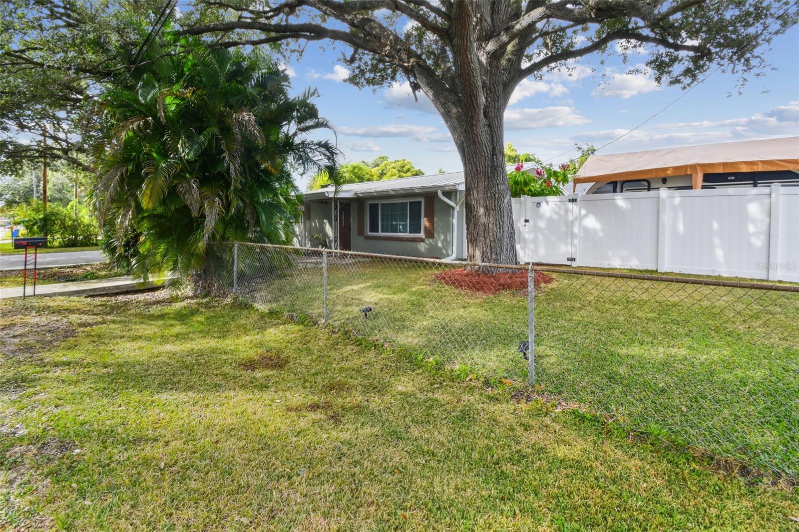 Image 6 of 66 For 3613 Minnehaha Street