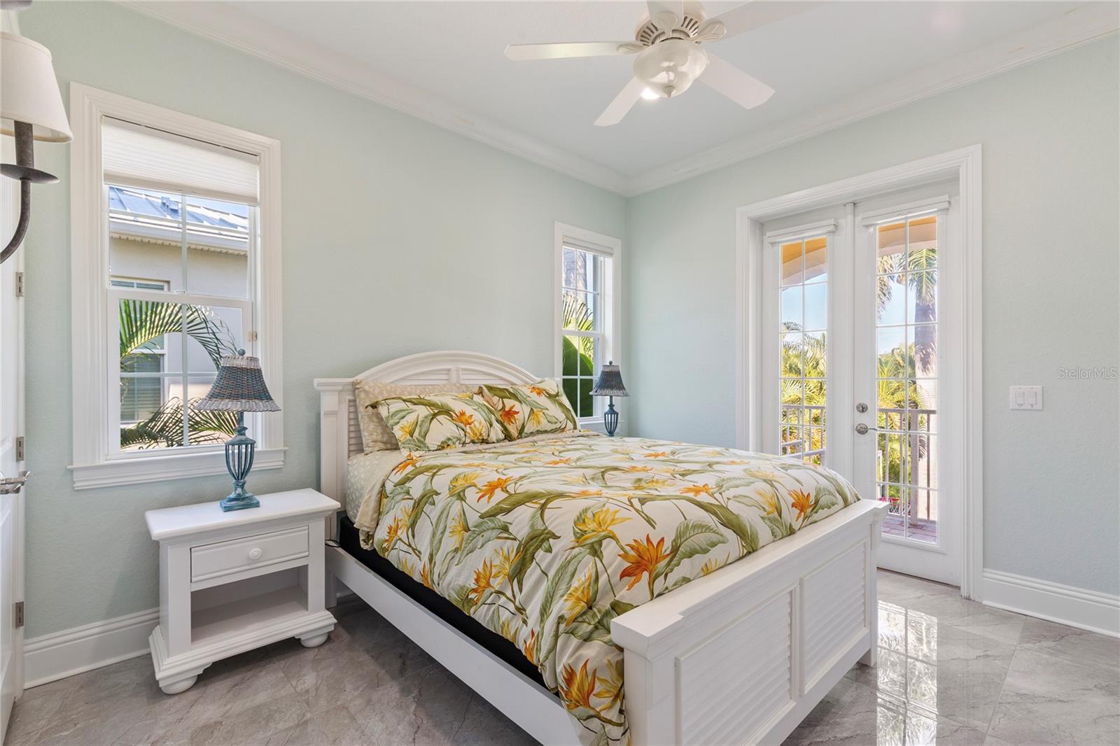 Image 31 of 100 For 3523 Shell Point Road