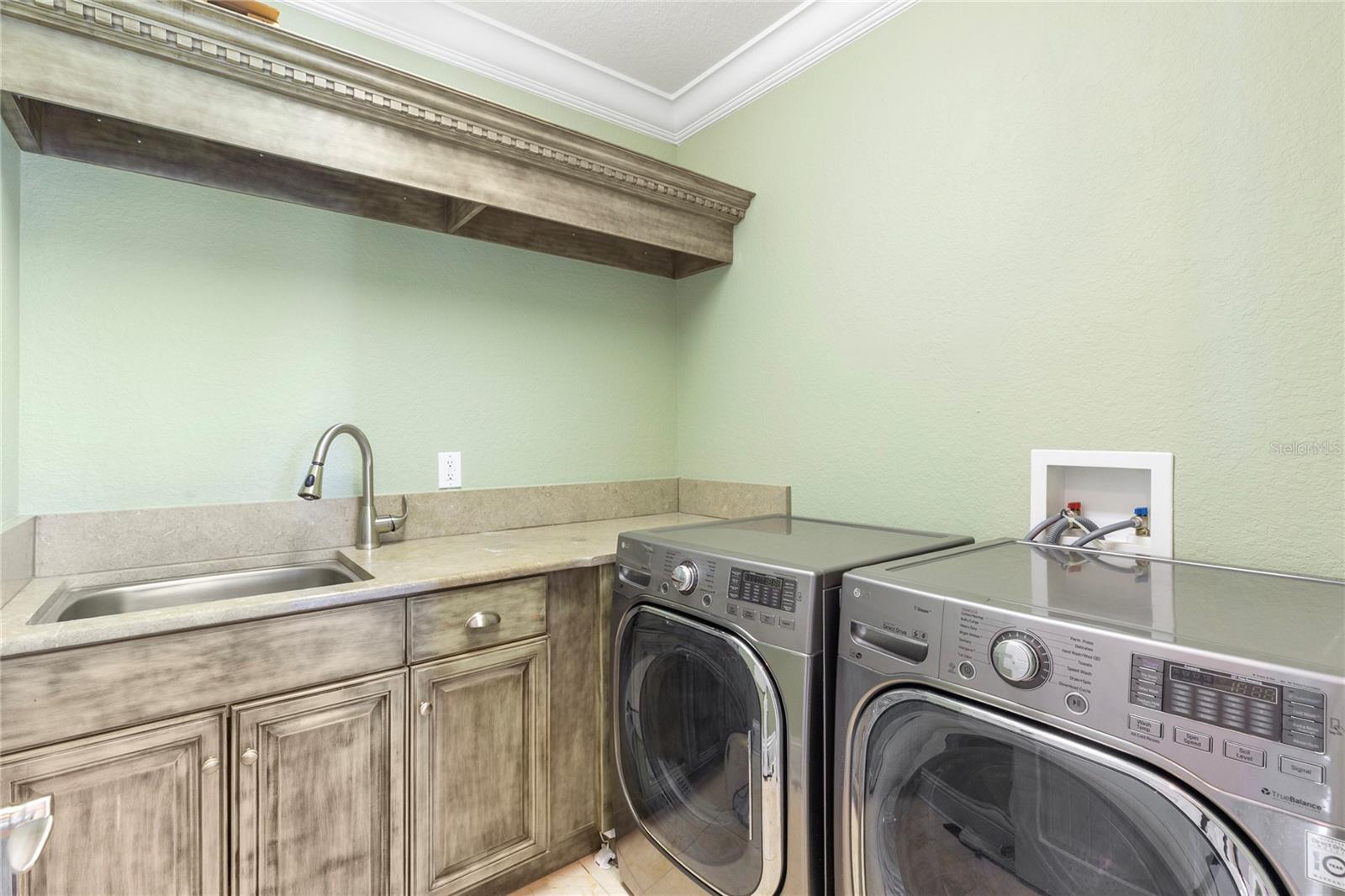 Image 34 of 100 For 3523 Shell Point Road