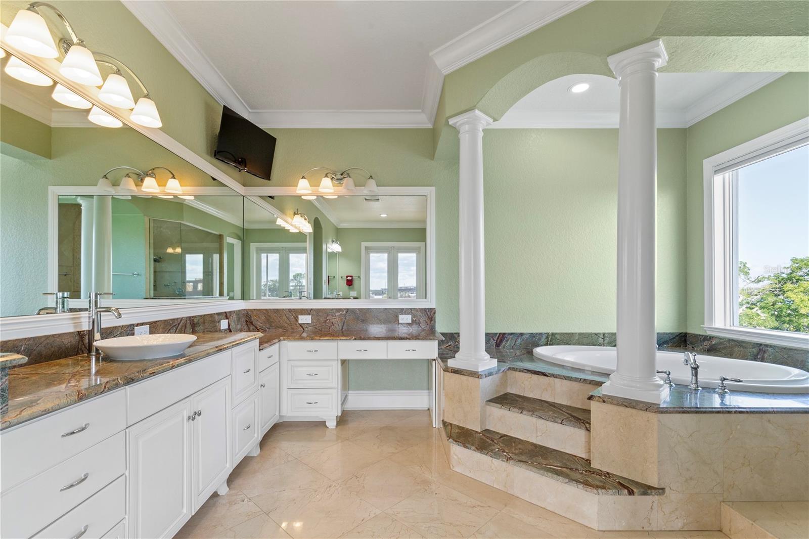 Image 47 of 100 For 3523 Shell Point Road