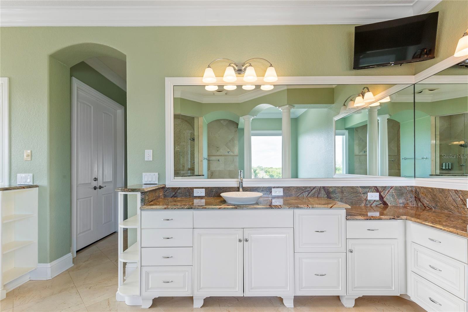 Image 49 of 100 For 3523 Shell Point Road