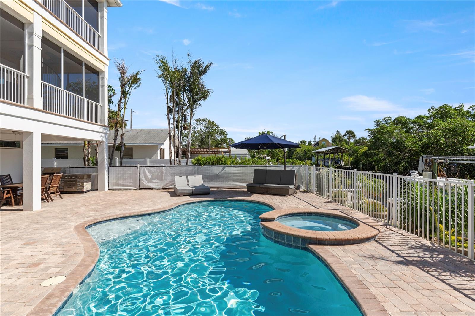 Image 61 of 100 For 3523 Shell Point Road