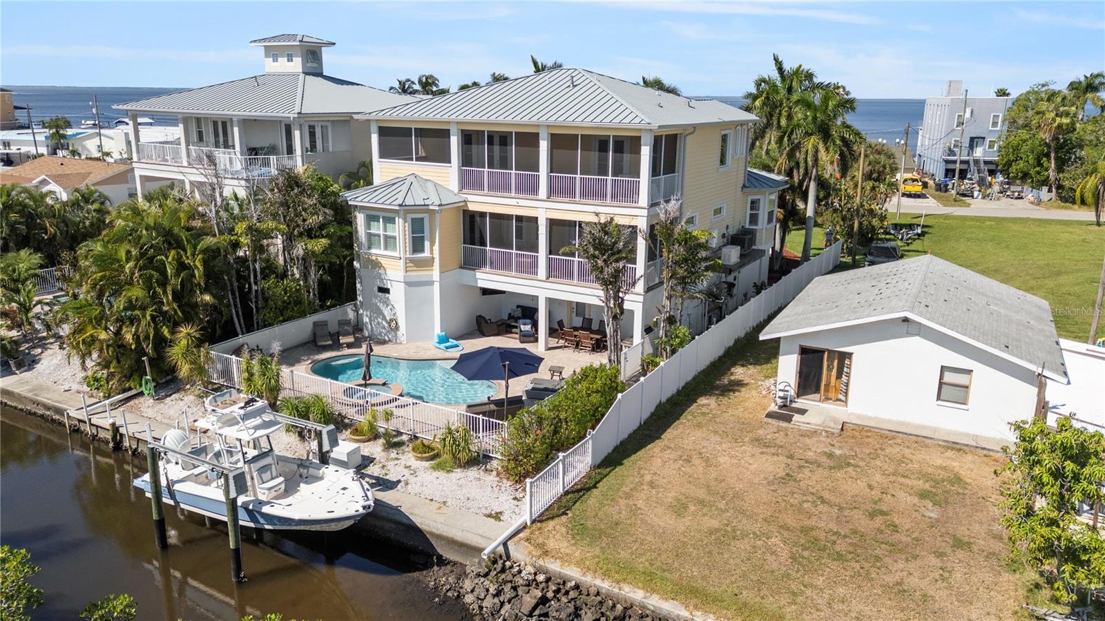 Image 70 of 100 For 3523 Shell Point Road