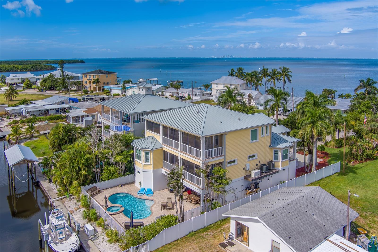 Image 89 of 100 For 3523 Shell Point Road