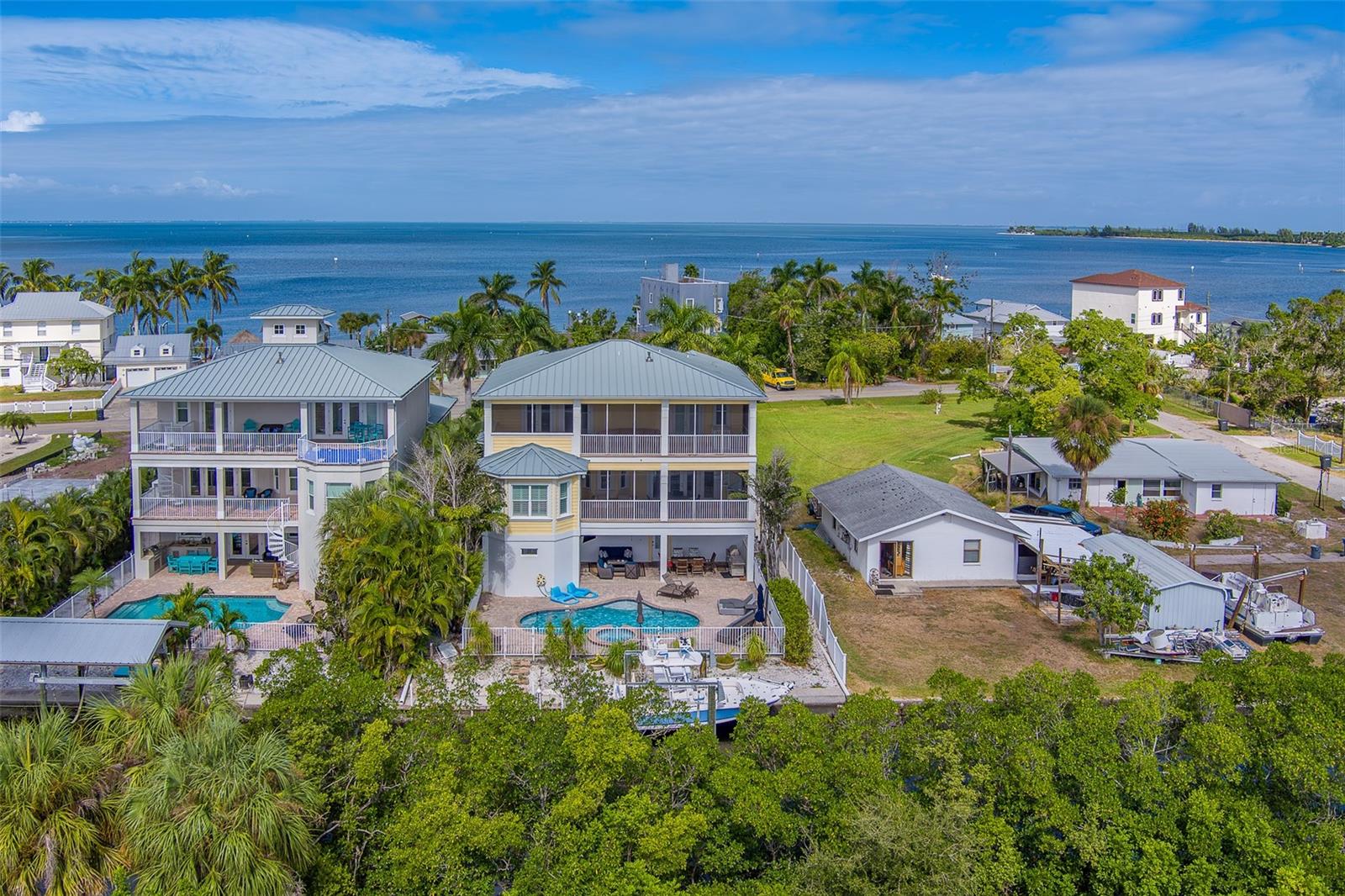 Image 90 of 100 For 3523 Shell Point Road