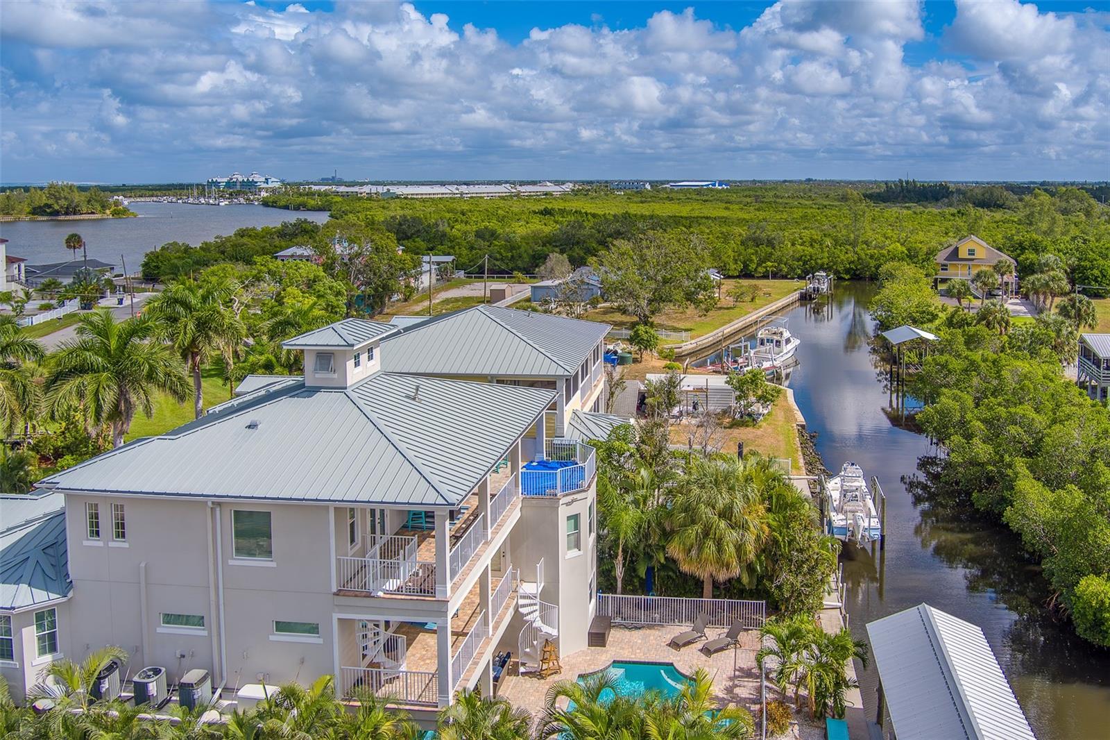 Image 92 of 100 For 3523 Shell Point Road