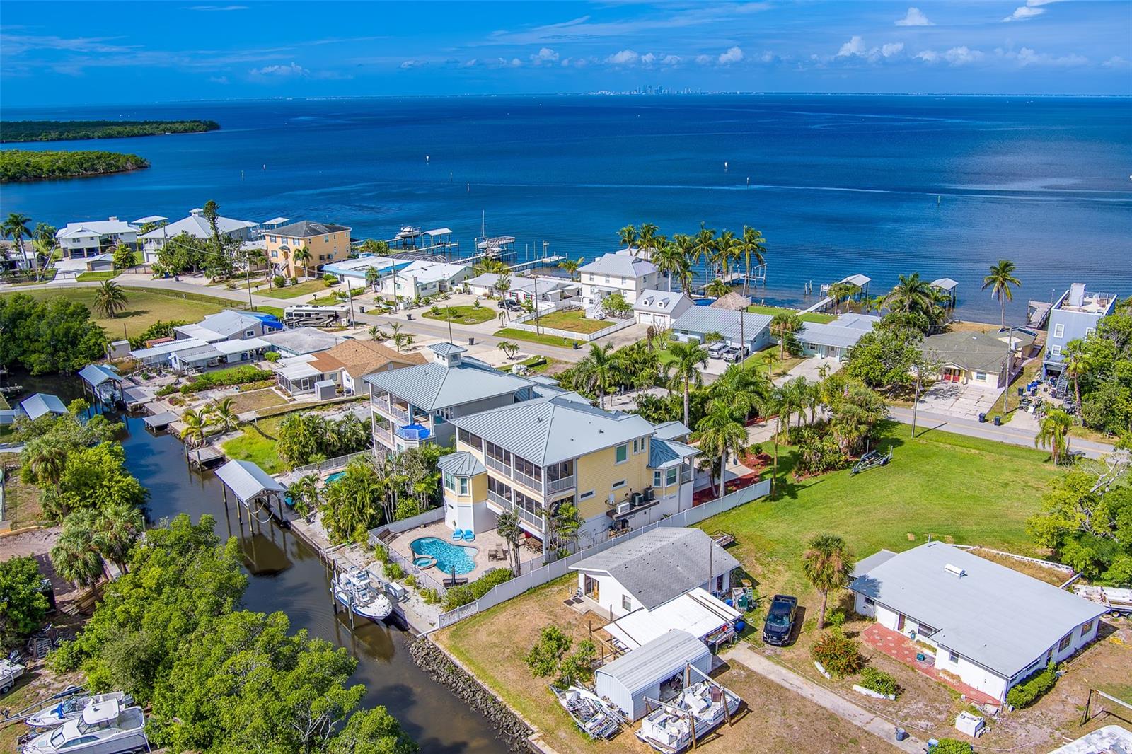 Image 98 of 100 For 3523 Shell Point Road