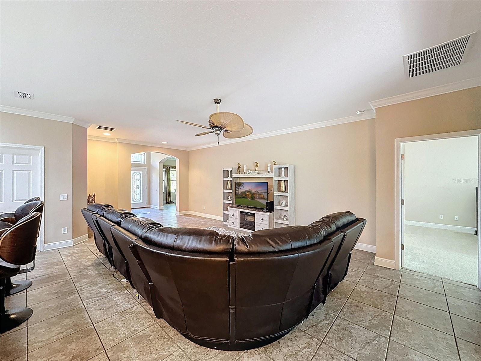 Image 13 of 90 For 335 Cockle Shell Loop