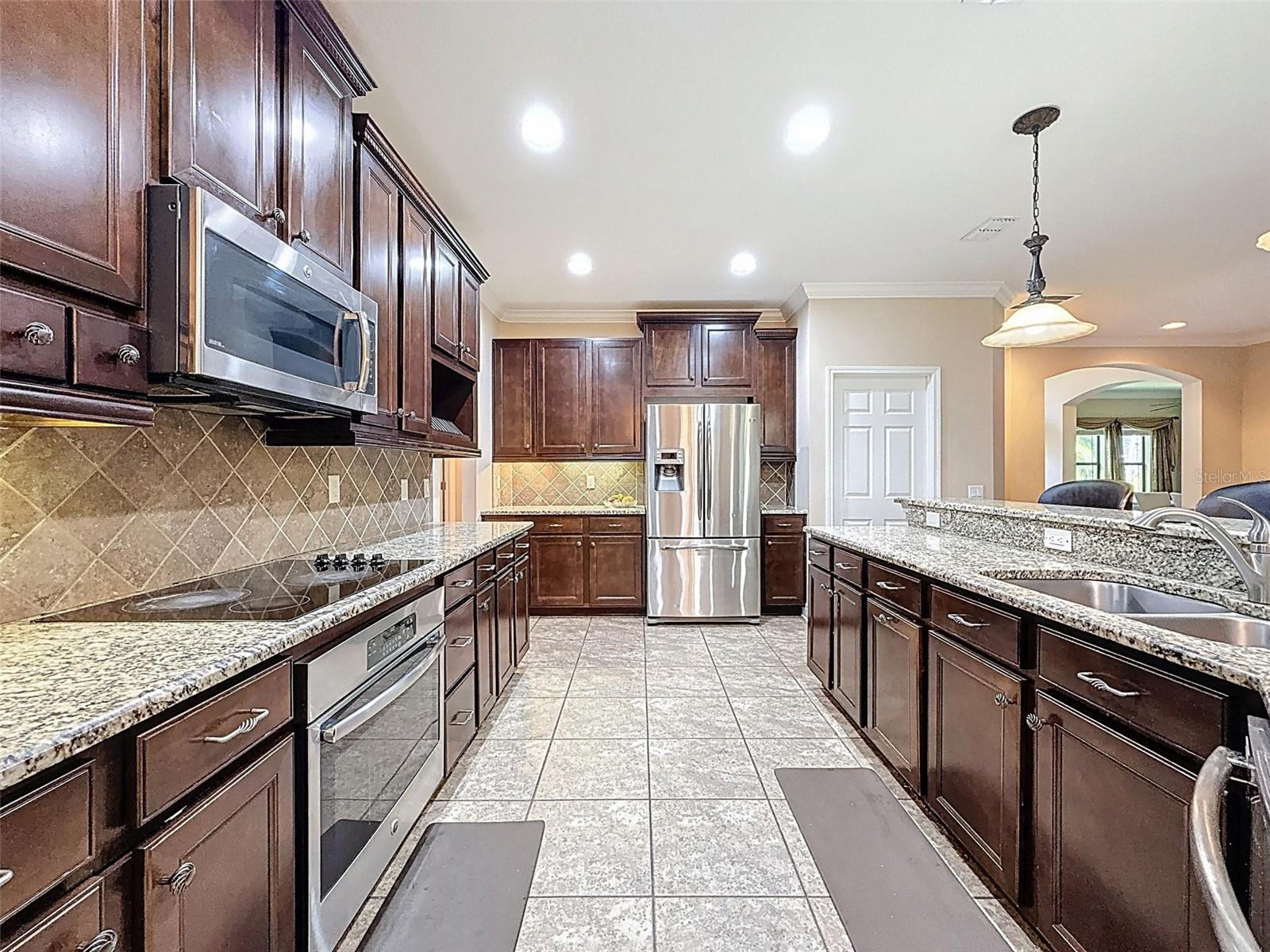 Image 18 of 90 For 335 Cockle Shell Loop