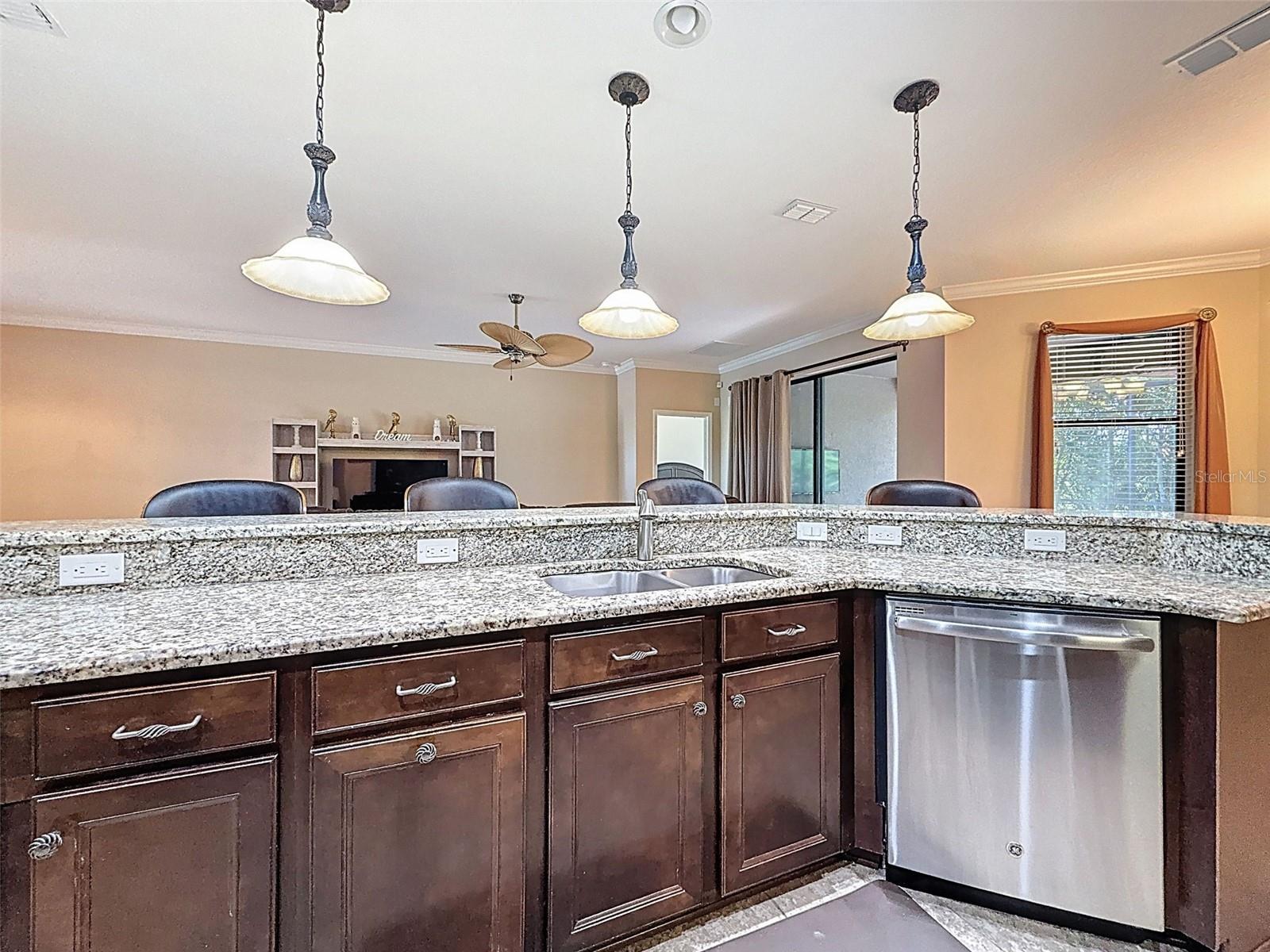 Image 23 of 90 For 335 Cockle Shell Loop