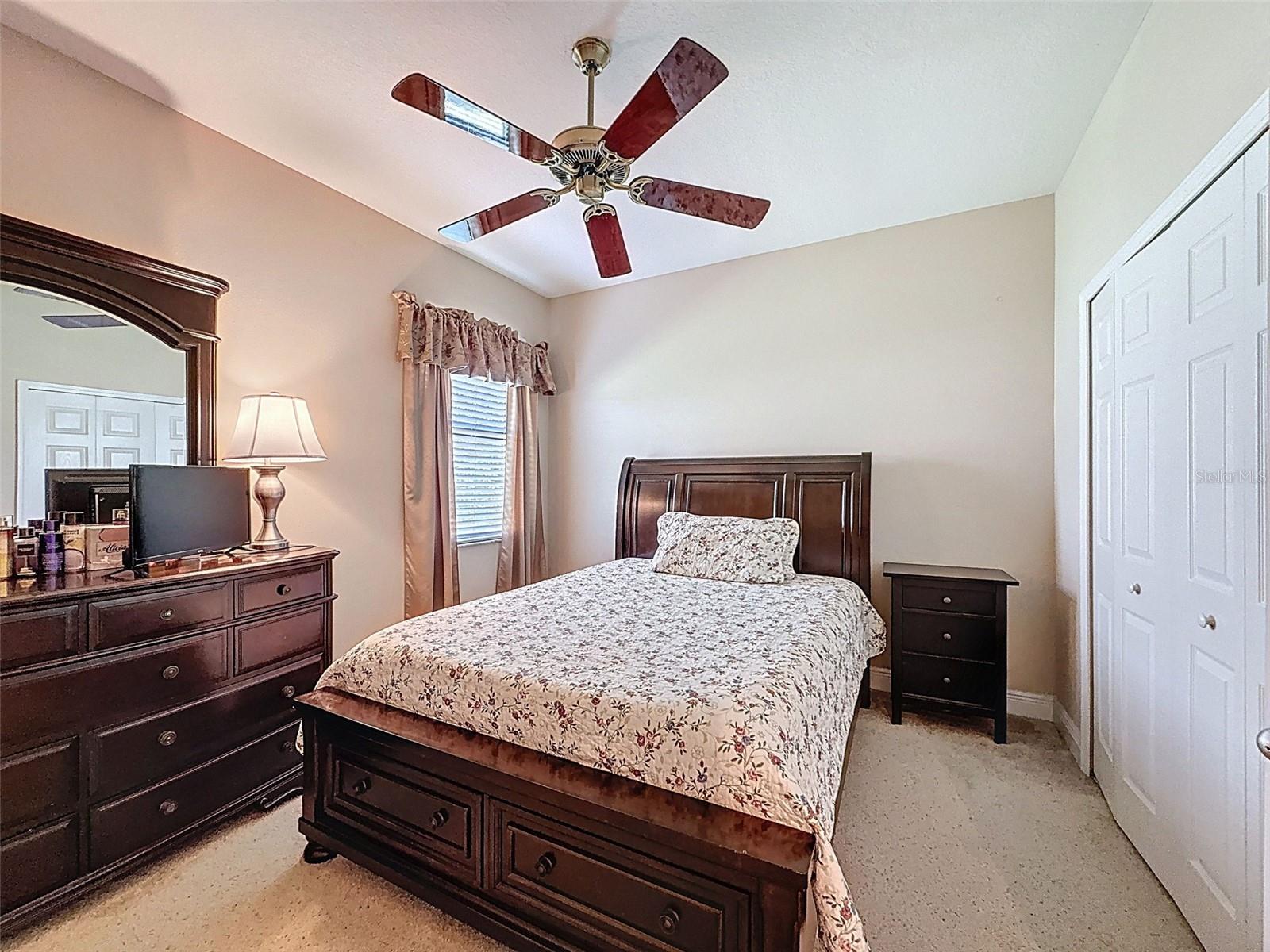 Image 35 of 90 For 335 Cockle Shell Loop