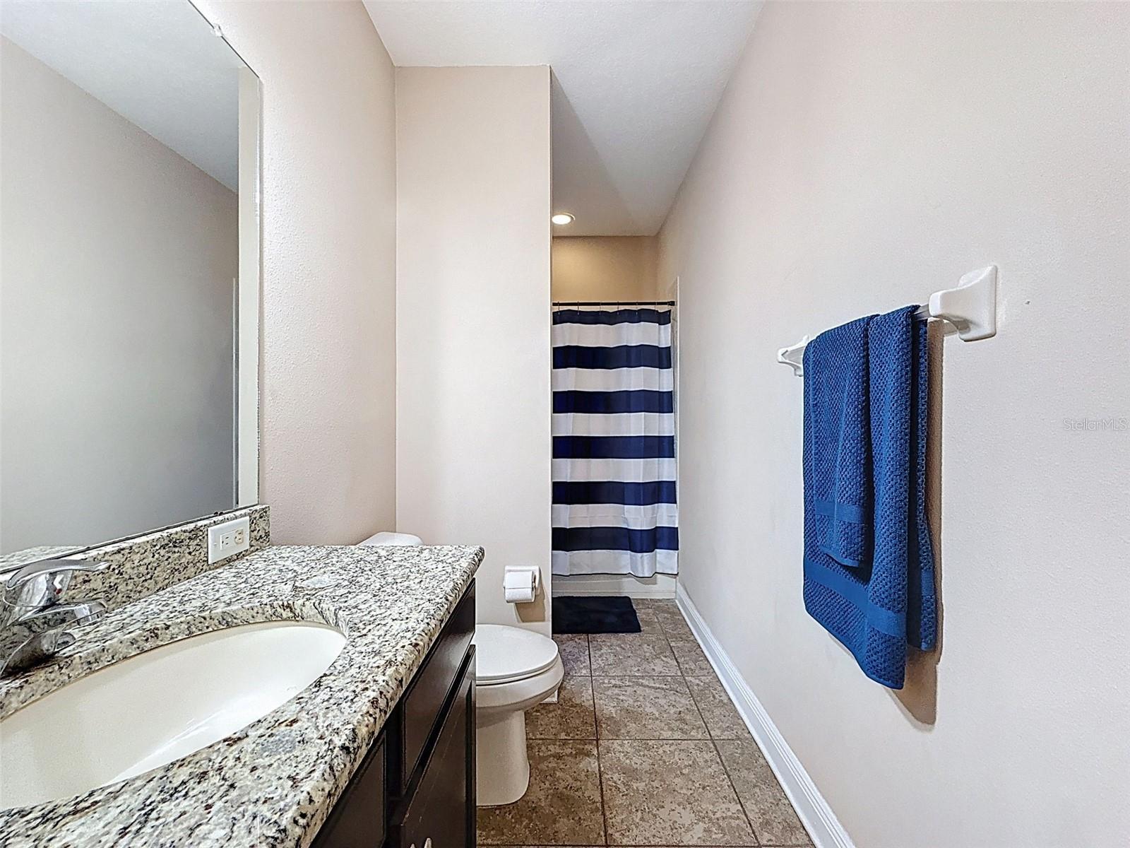 Image 39 of 90 For 335 Cockle Shell Loop