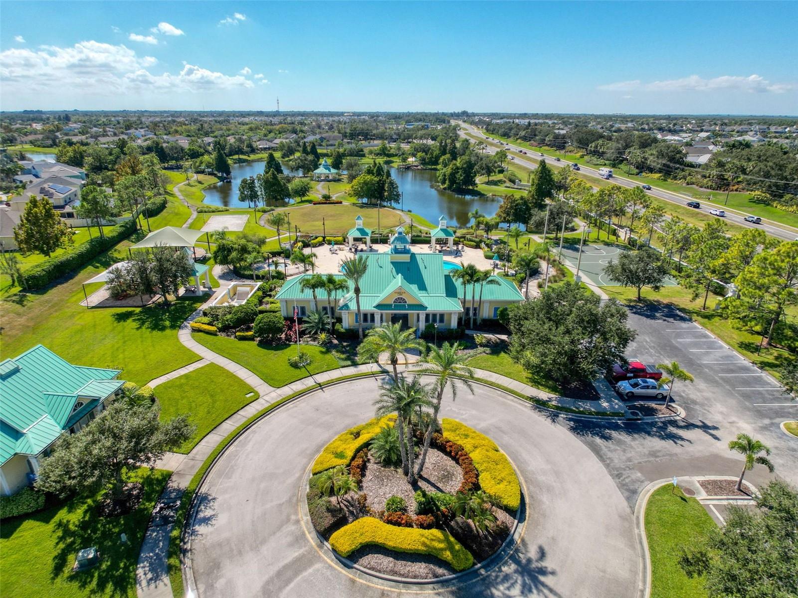 Image 69 of 90 For 335 Cockle Shell Loop