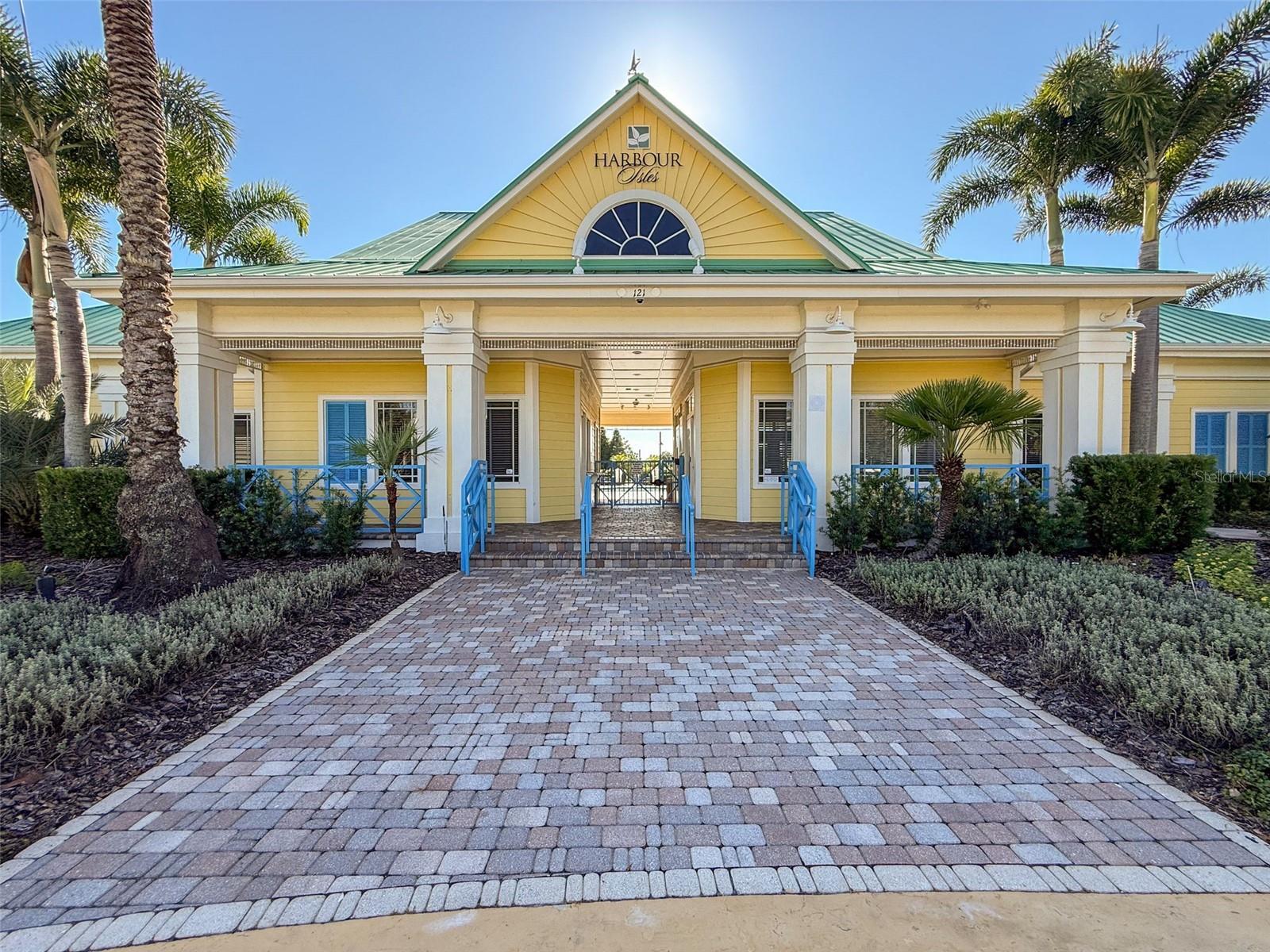 Image 80 of 90 For 335 Cockle Shell Loop