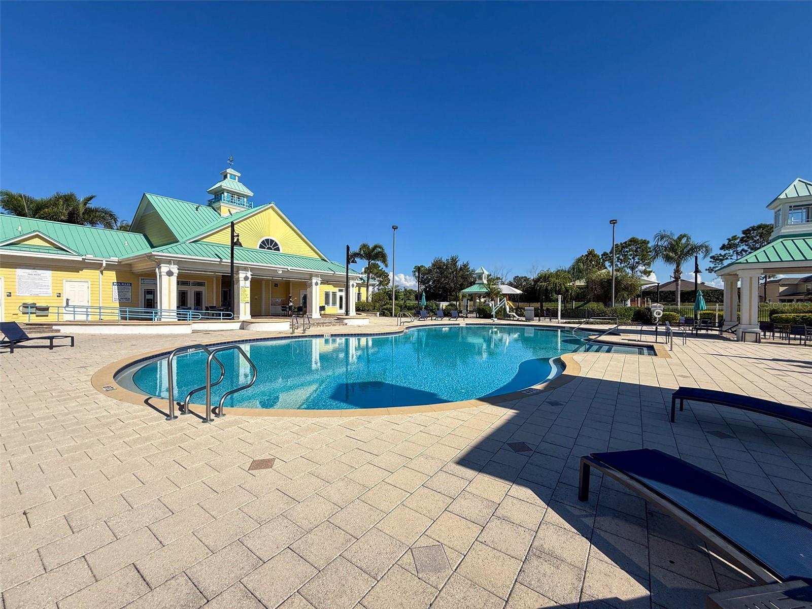 Image 83 of 90 For 335 Cockle Shell Loop