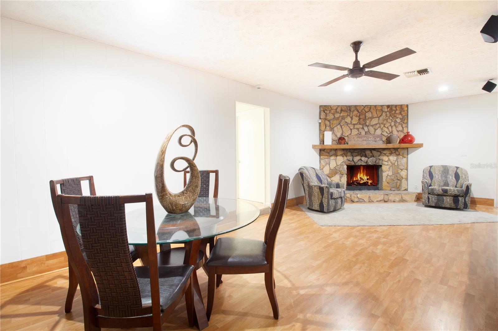 Image 13 of 57 For 547 Oleander Way S