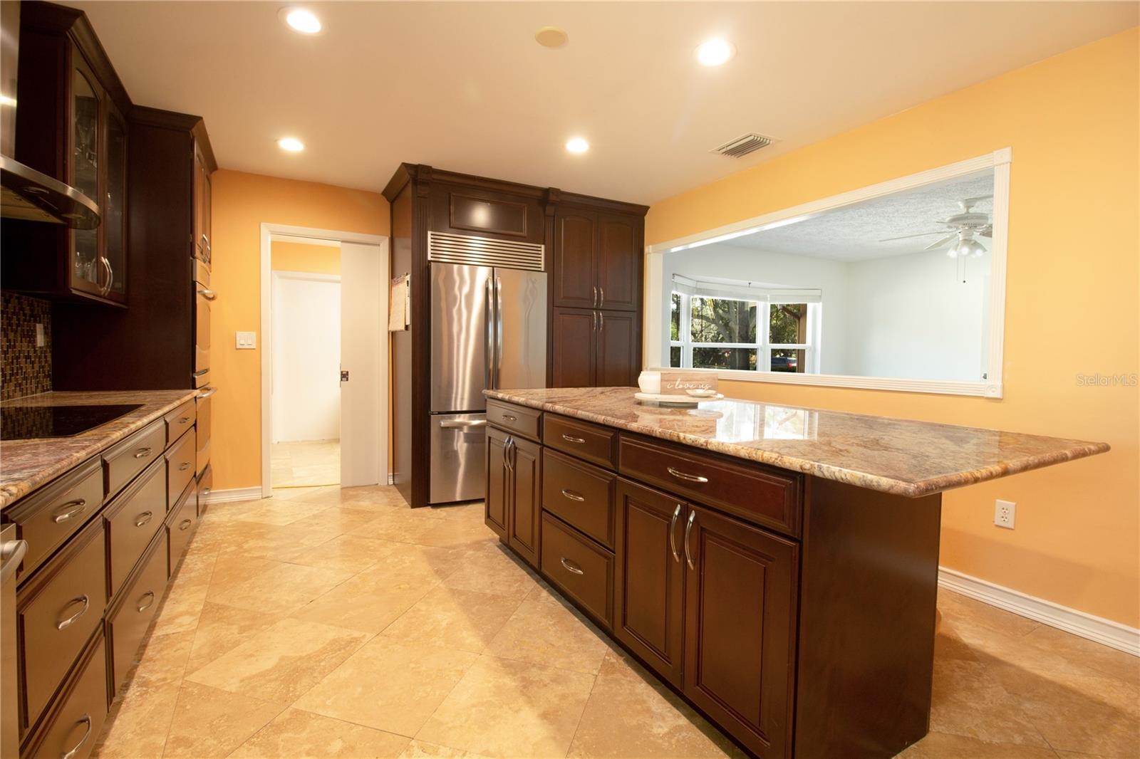 Image 18 of 57 For 547 Oleander Way S