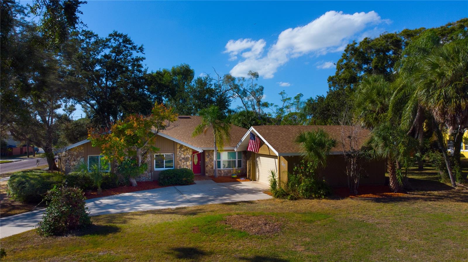 Image 2 of 57 For 547 Oleander Way S