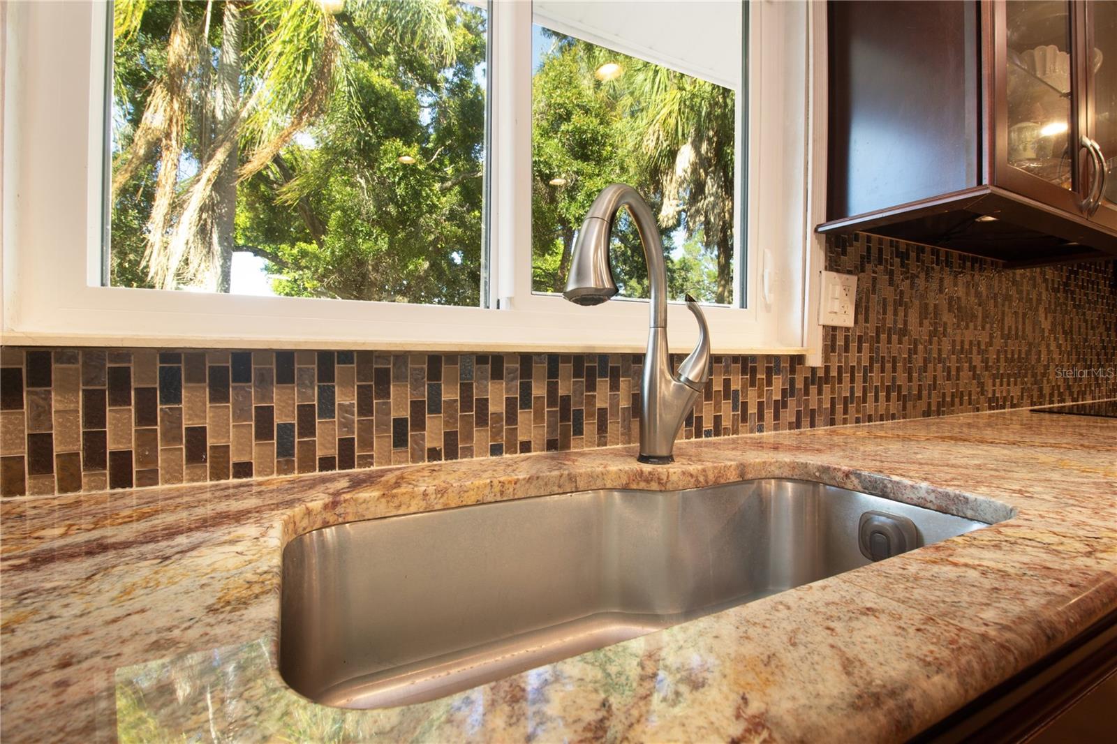 Image 20 of 57 For 547 Oleander Way S