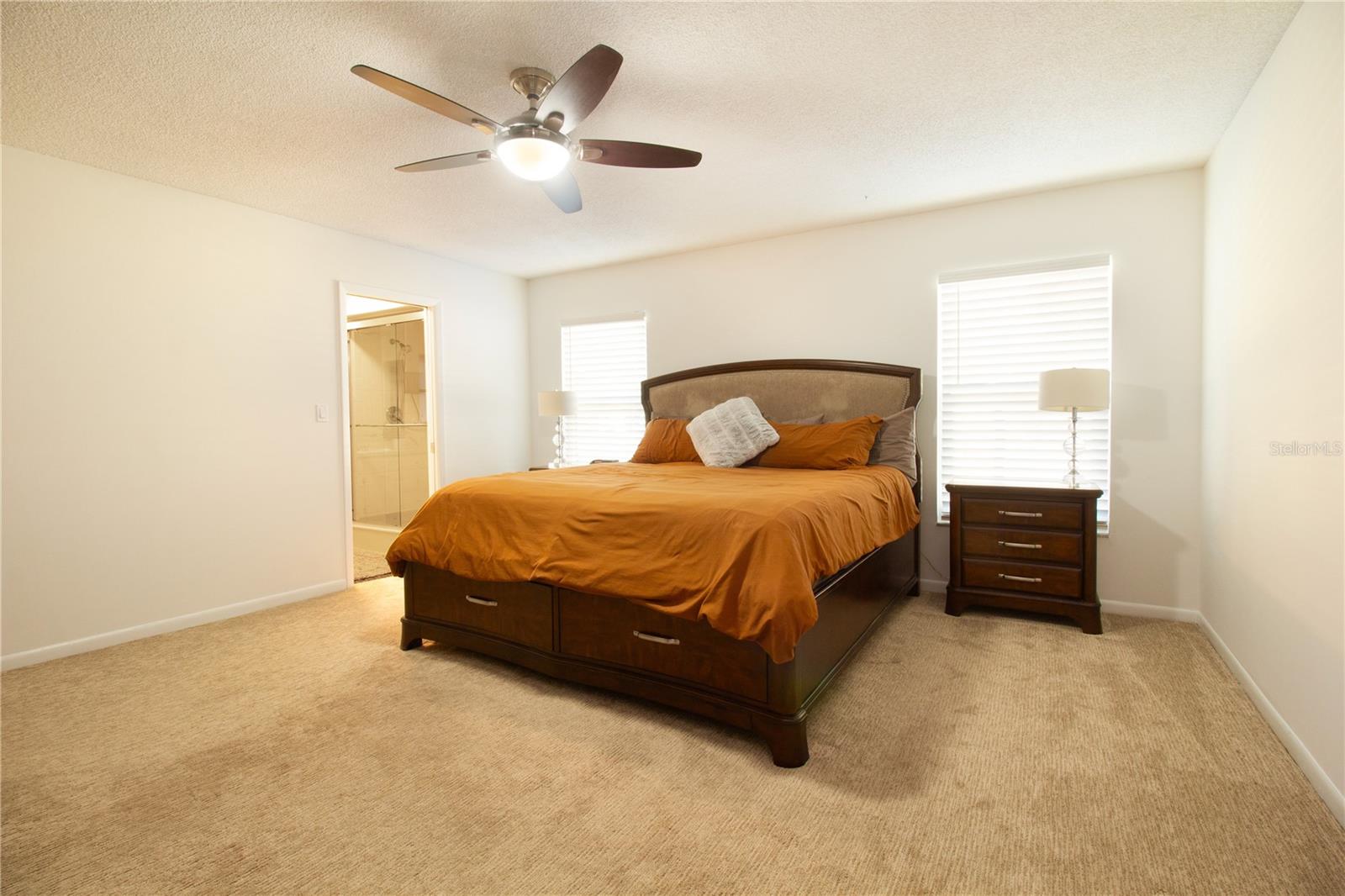 Image 24 of 57 For 547 Oleander Way S