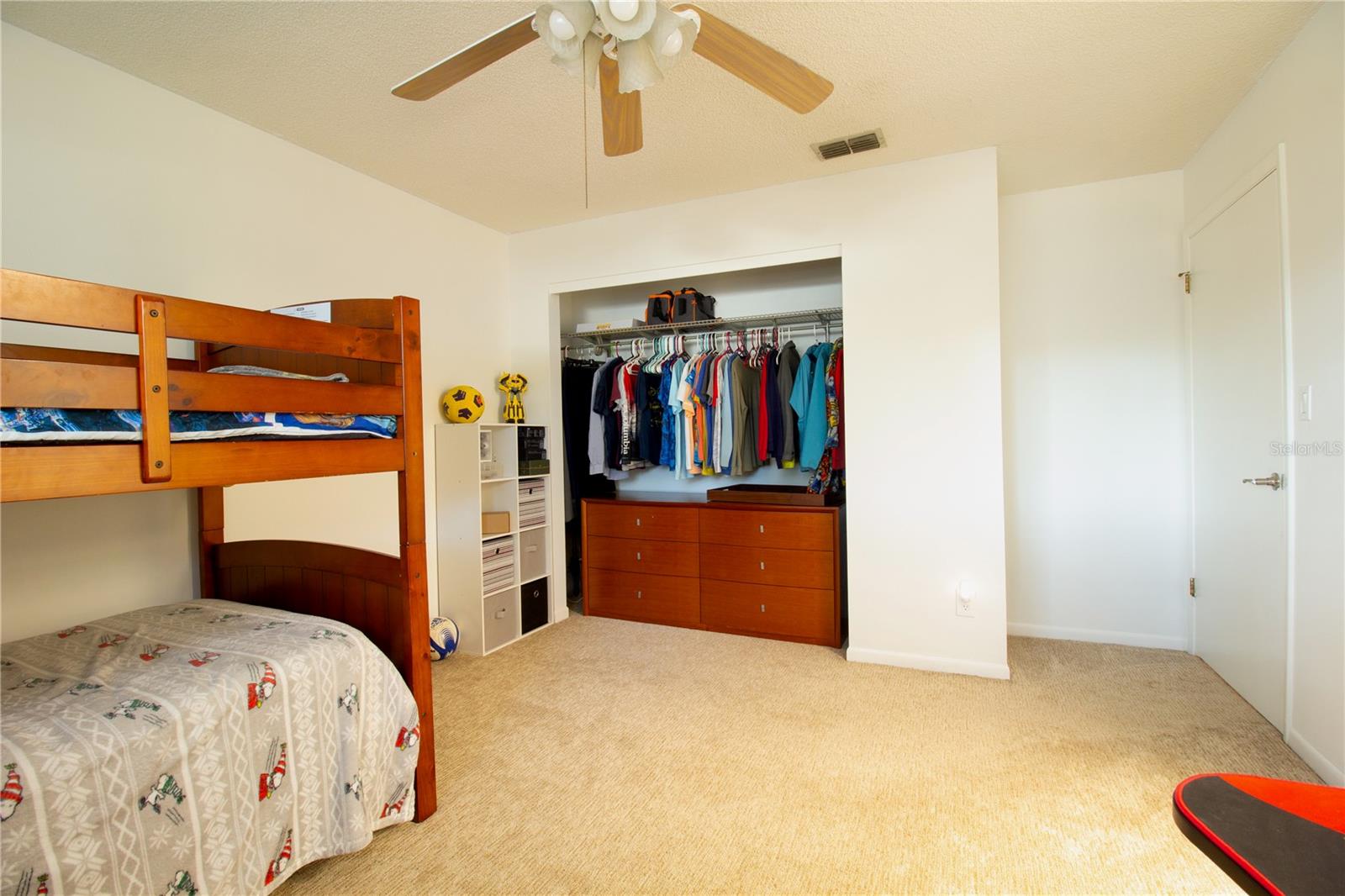 Image 32 of 57 For 547 Oleander Way S