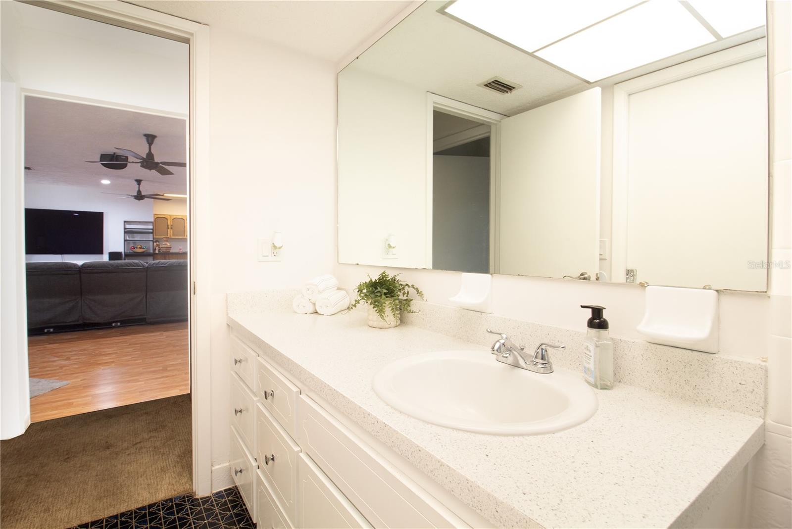 Image 34 of 57 For 547 Oleander Way S