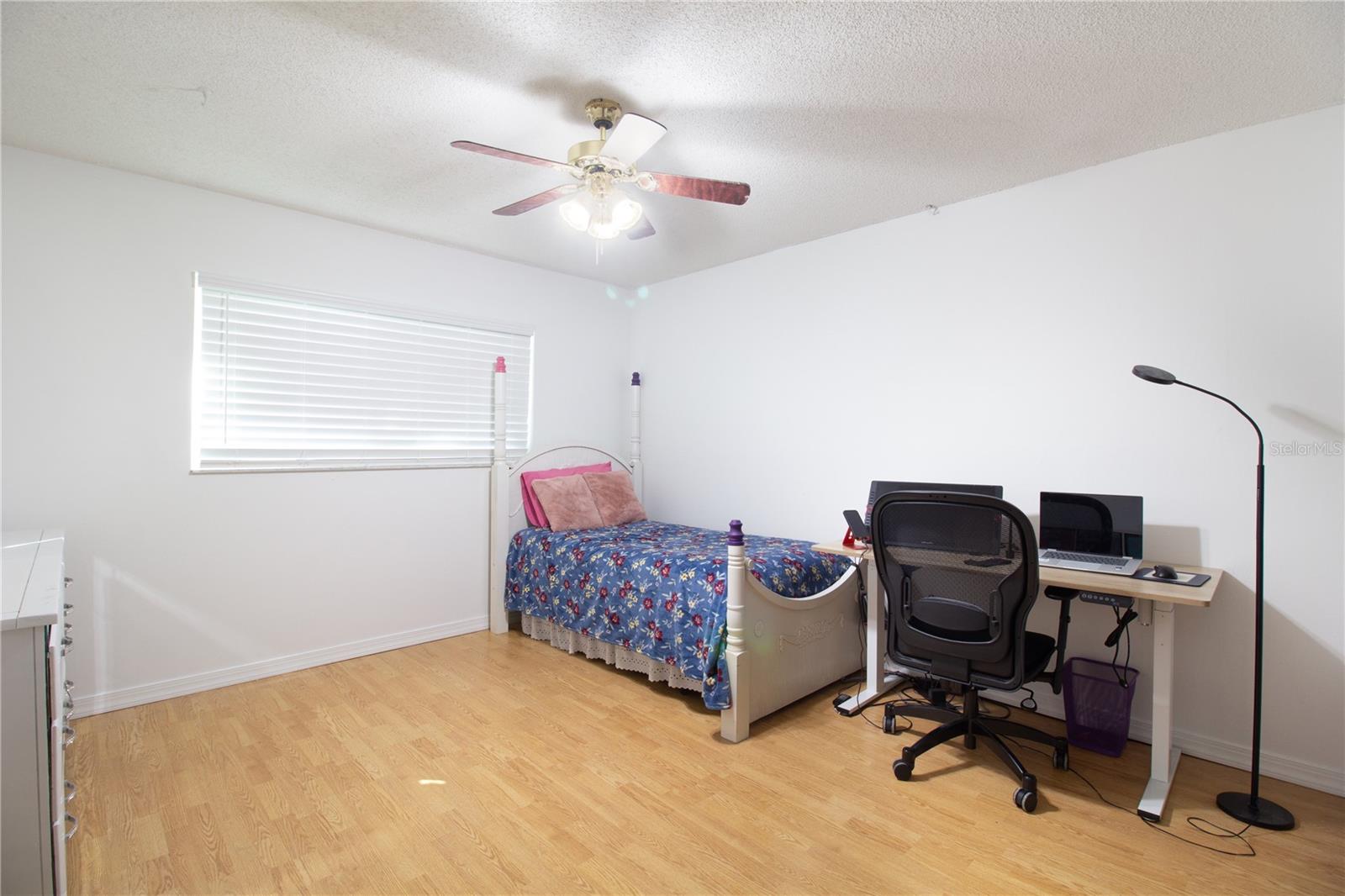 Image 35 of 57 For 547 Oleander Way S