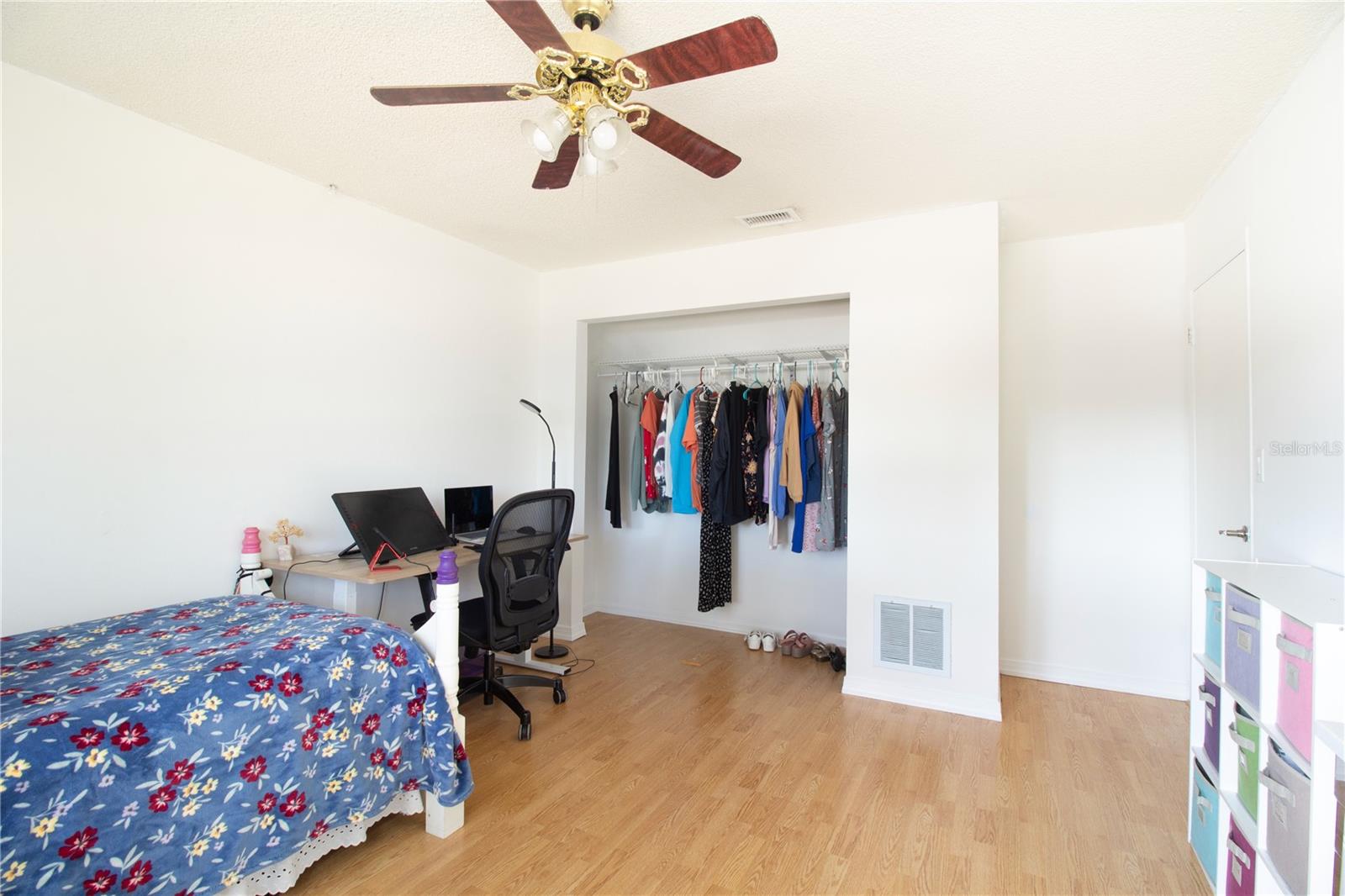 Image 36 of 57 For 547 Oleander Way S