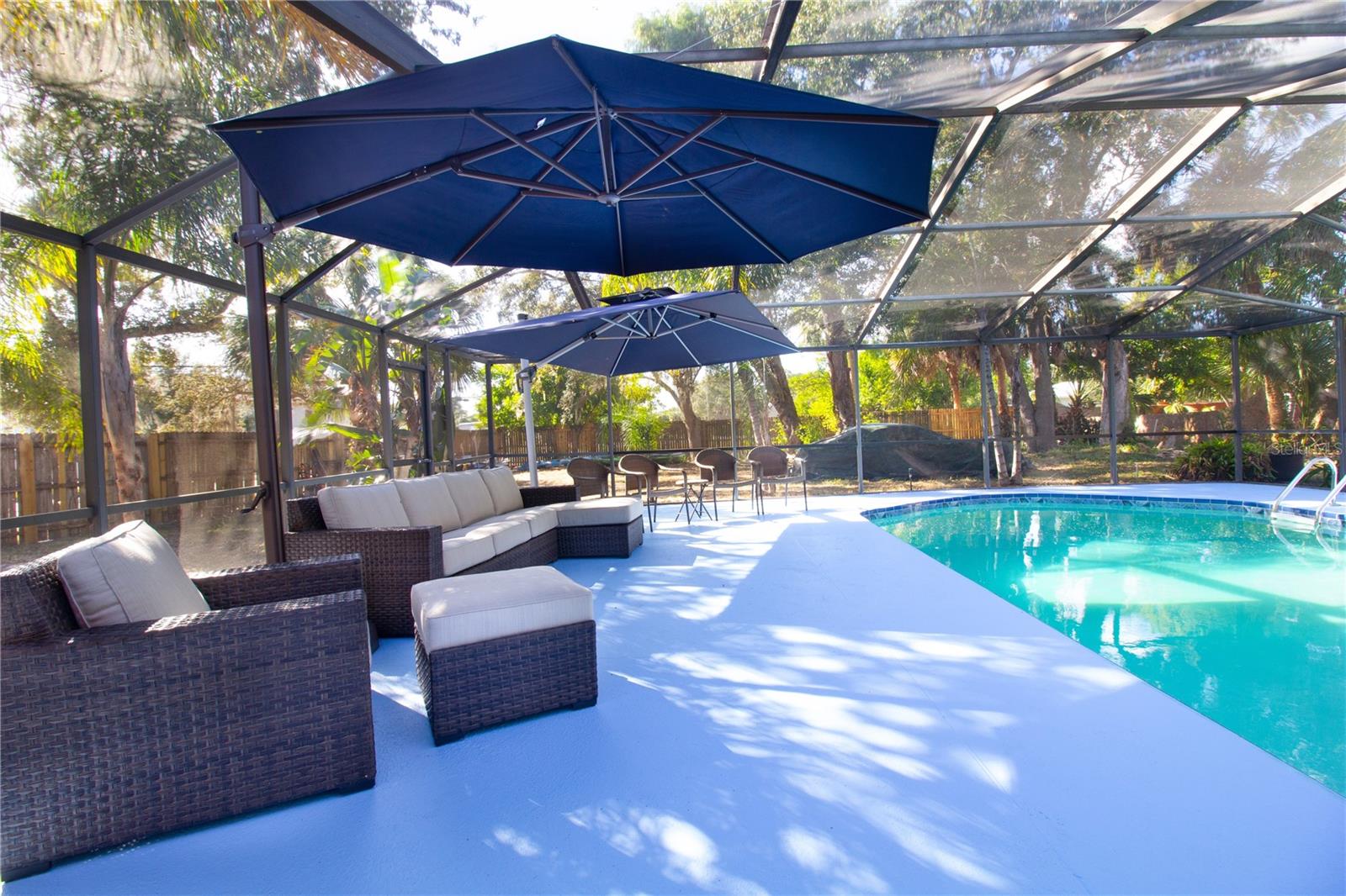 Image 42 of 57 For 547 Oleander Way S