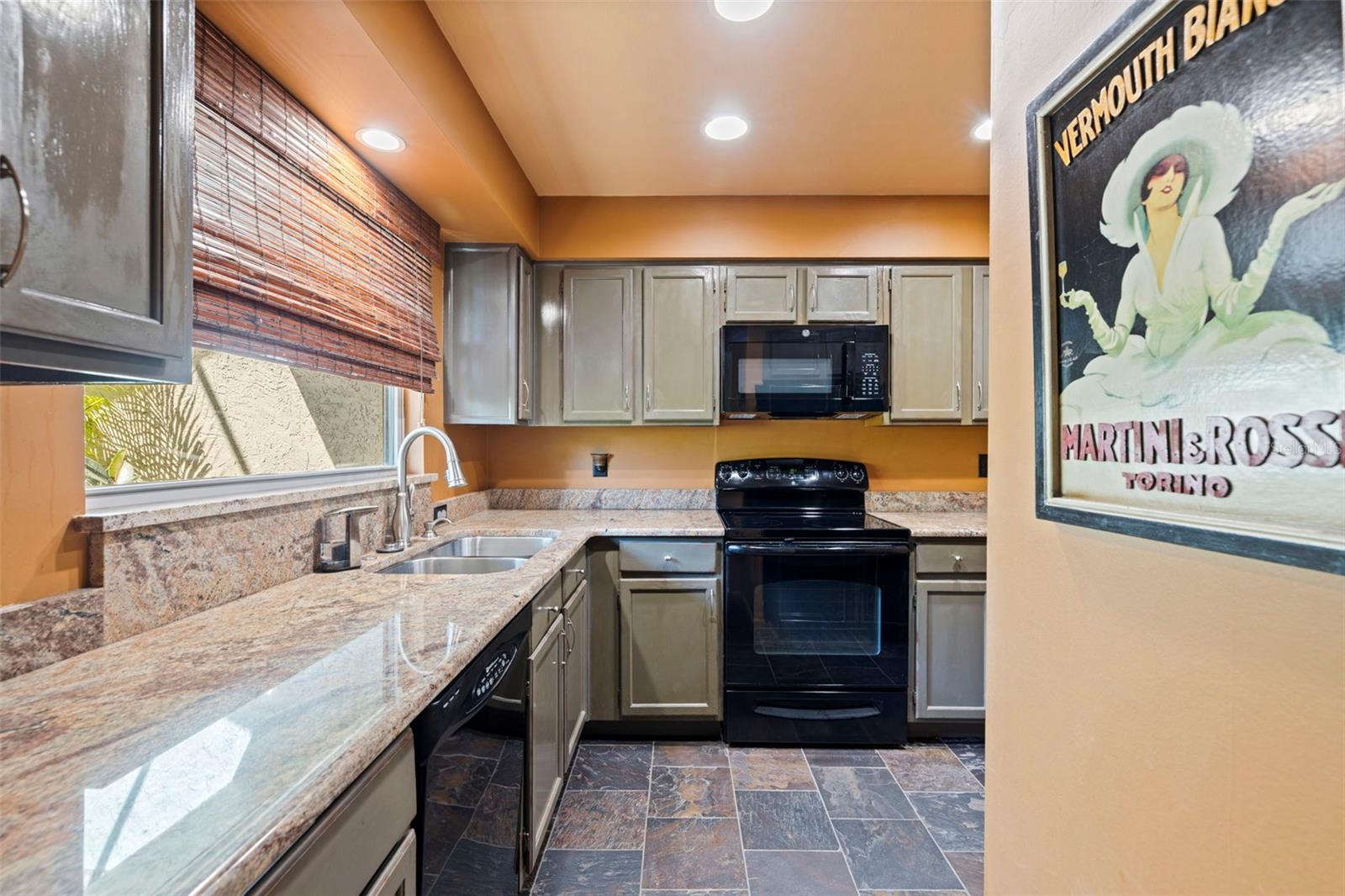 Image 15 of 43 For 164 Davis Boulevard