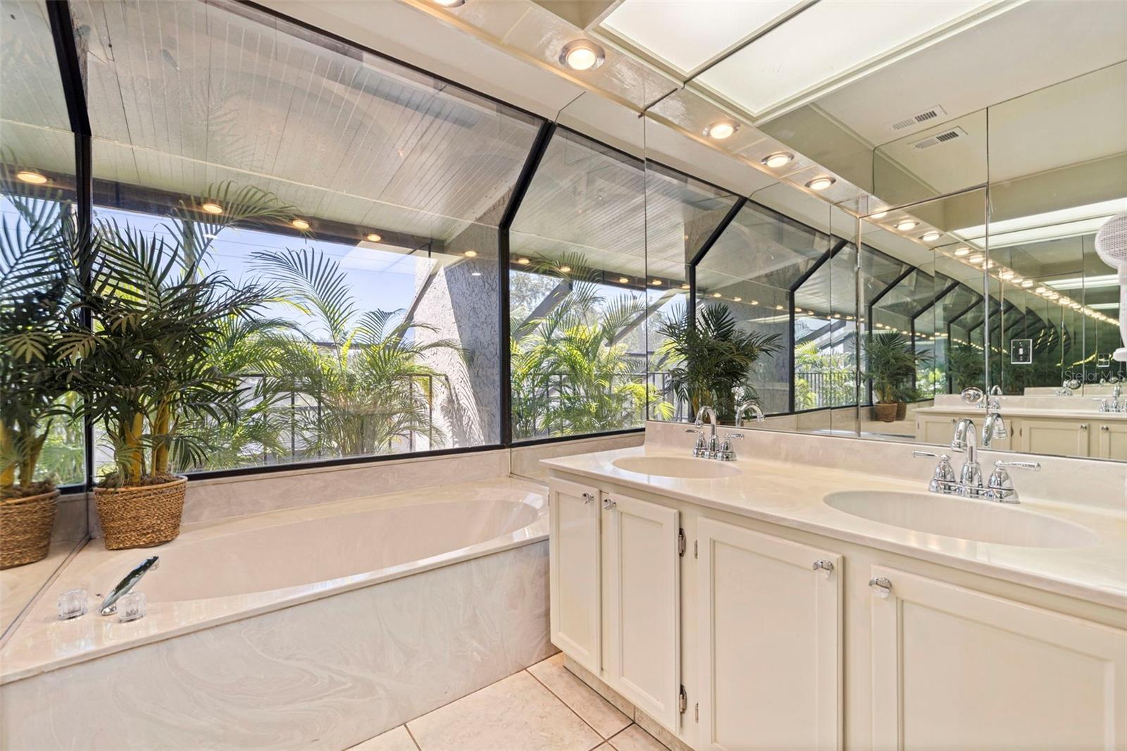 Image 21 of 43 For 164 Davis Boulevard