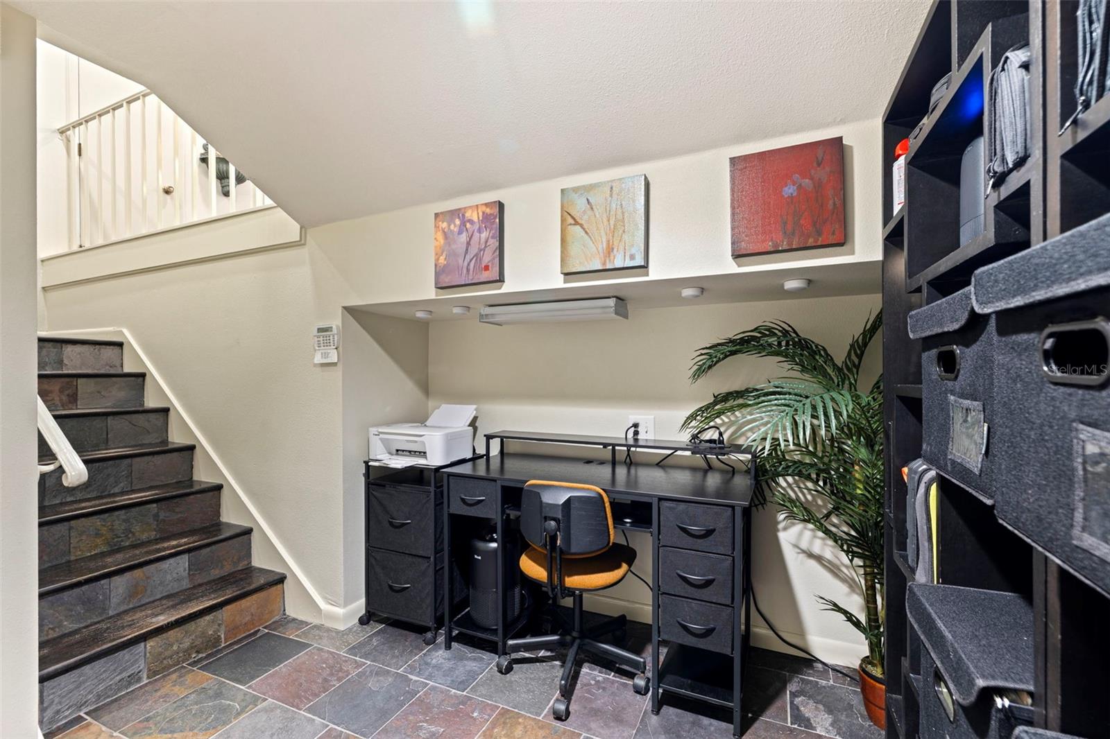 Image 29 of 43 For 164 Davis Boulevard