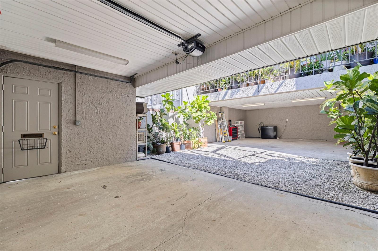 Image 30 of 43 For 164 Davis Boulevard