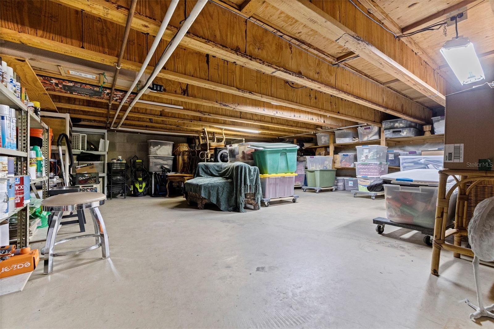 Image 33 of 43 For 164 Davis Boulevard