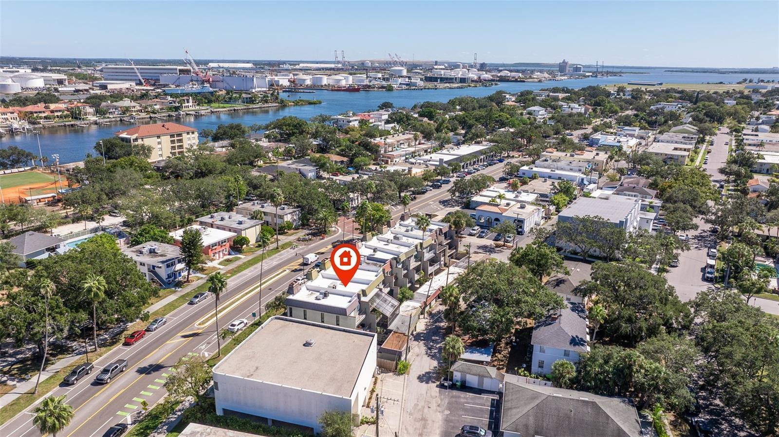 Image 35 of 43 For 164 Davis Boulevard