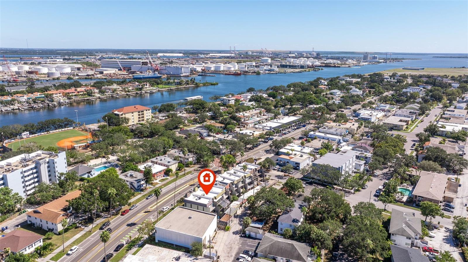 Image 38 of 43 For 164 Davis Boulevard