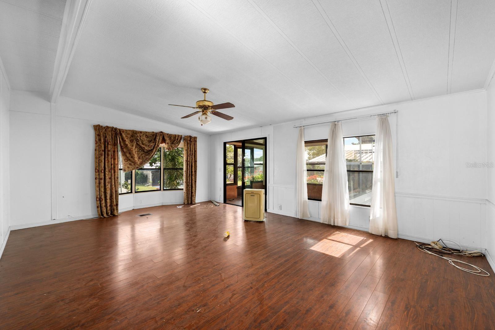 Image 4 of 27 For 4903 Deerwood Drive