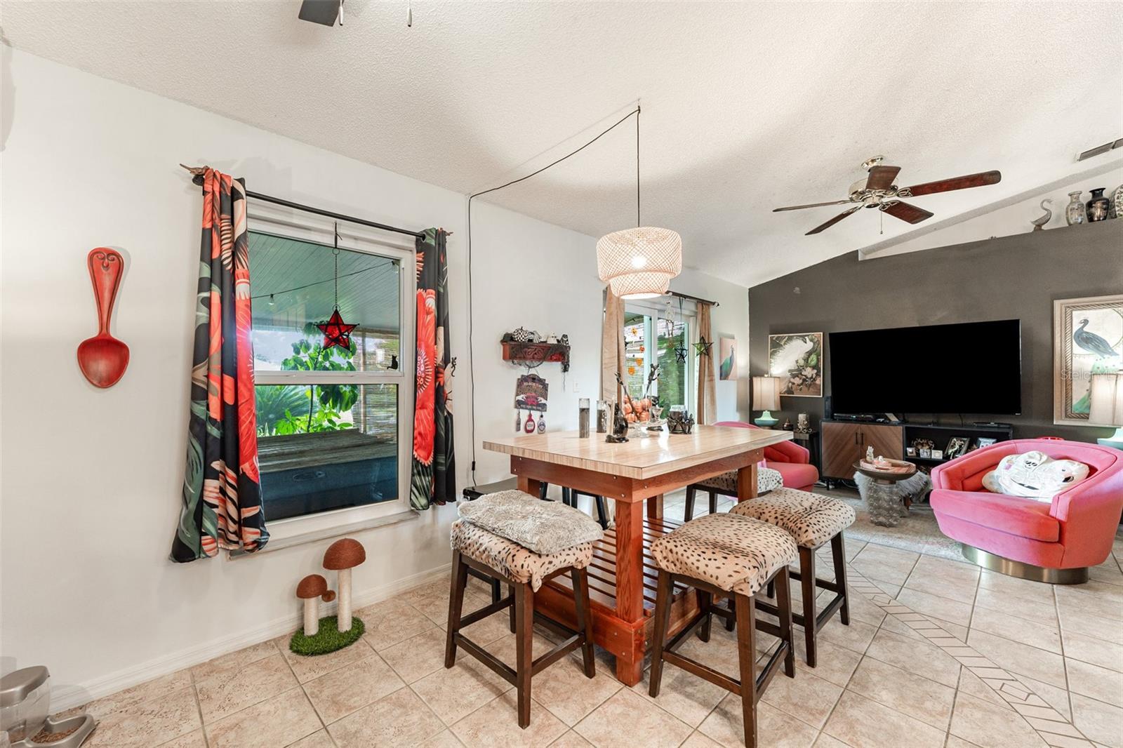 Image 10 of 30 For 710 Toulon Drive