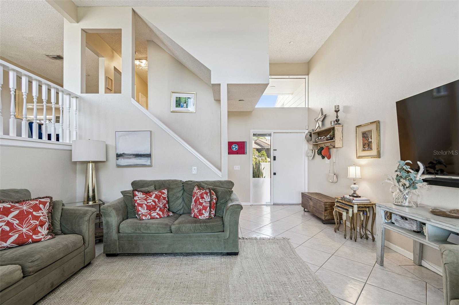 Image 12 of 59 For 13964 Lake Point Drive