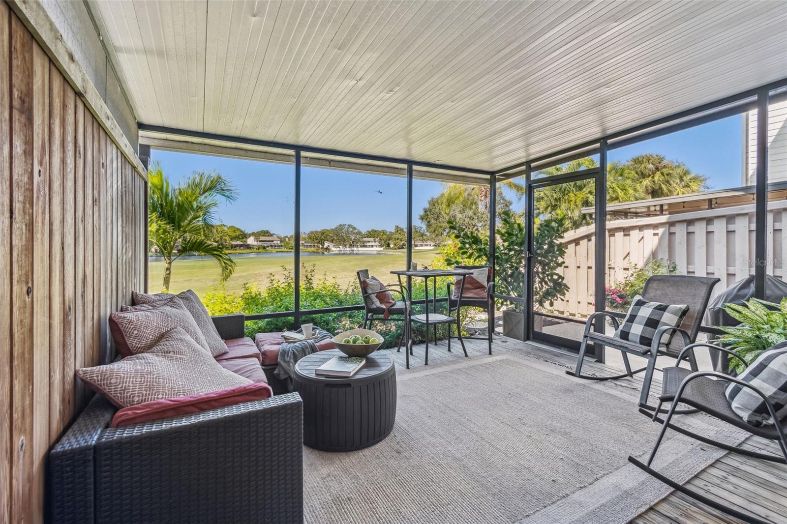 Image 15 of 59 For 13964 Lake Point Drive