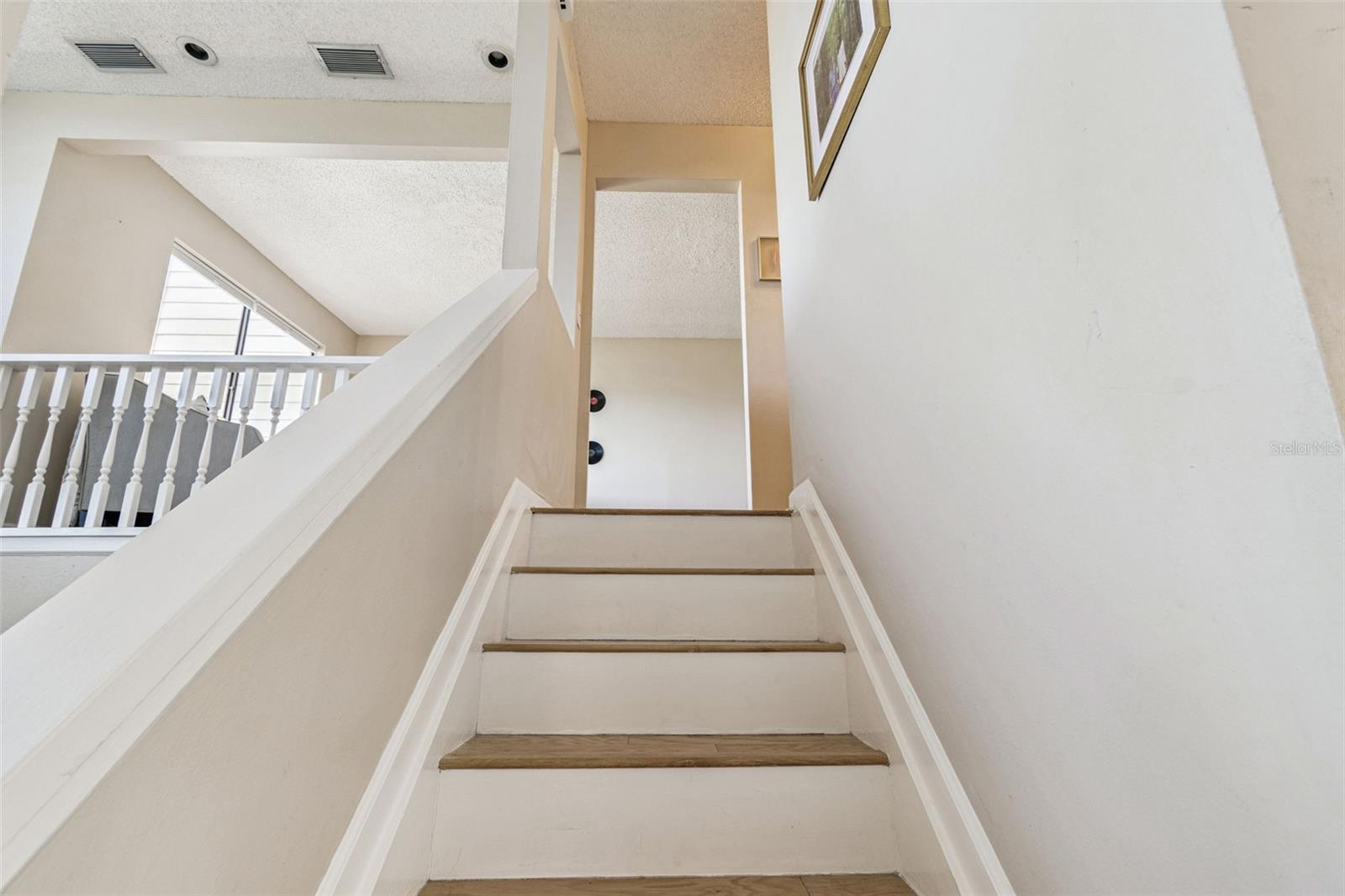 Image 16 of 59 For 13964 Lake Point Drive