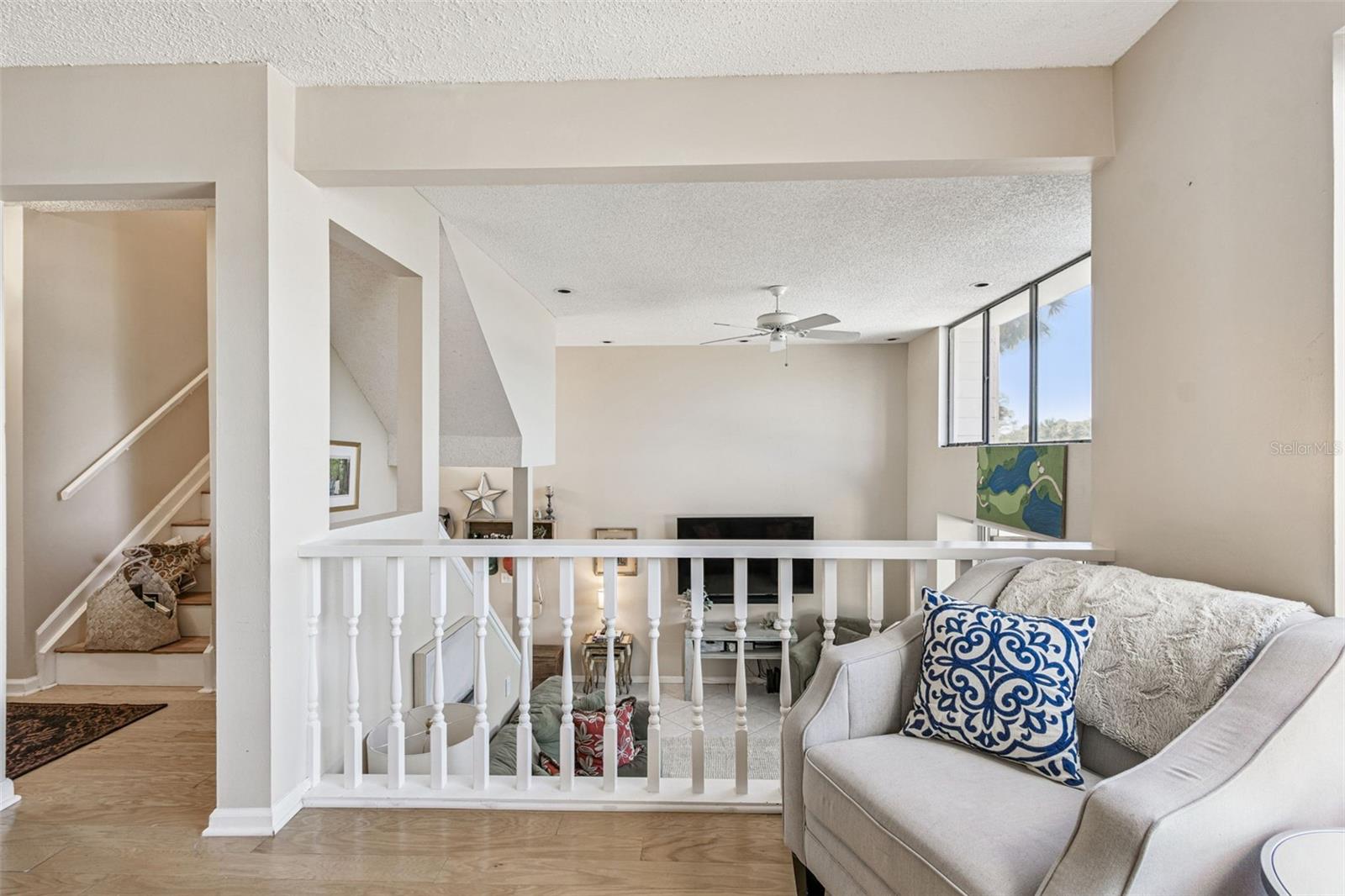 Image 17 of 59 For 13964 Lake Point Drive