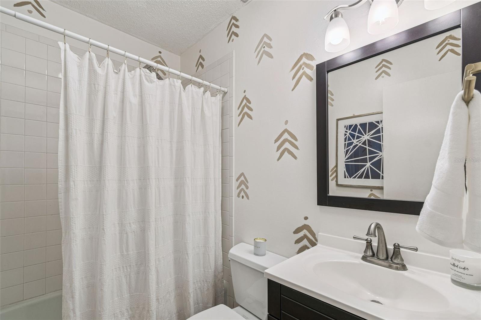 Image 27 of 59 For 13964 Lake Point Drive